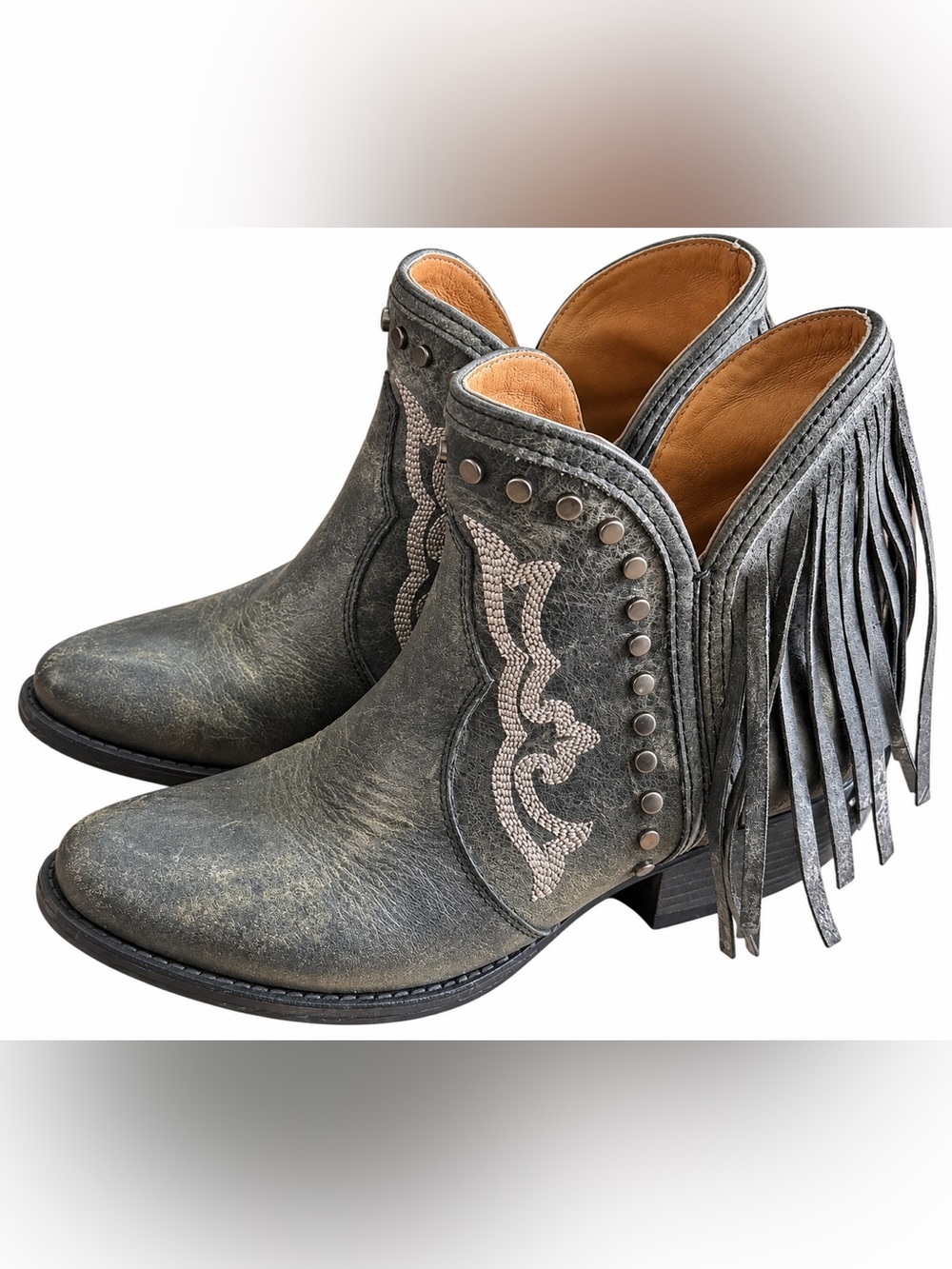 Sterling River Grey Fringe Studded Short Leather Boots - Size 8.5